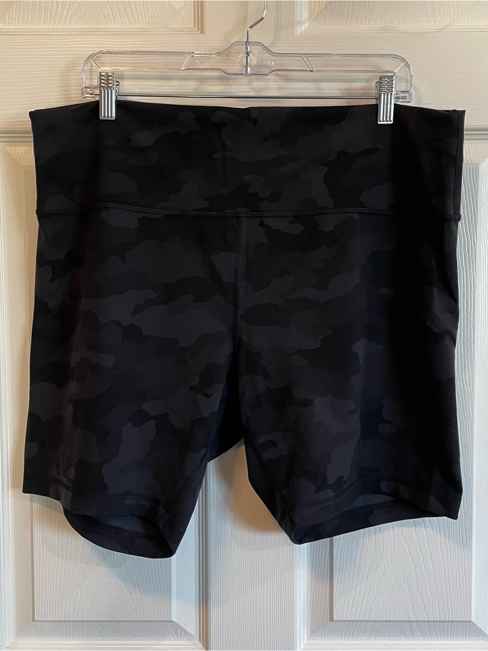 Lululemon Wunder Train High Rise 8” Shorts Heritage 365 Camo Size 20